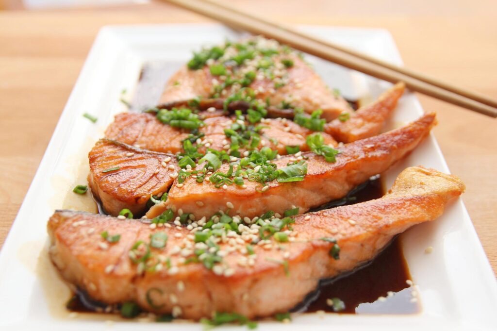 Les poissons gras, oméga-3, l'inflammation, perte de poids, oméga-6, saumon, maquereau, hilsa pêchés, la carpe argentée,